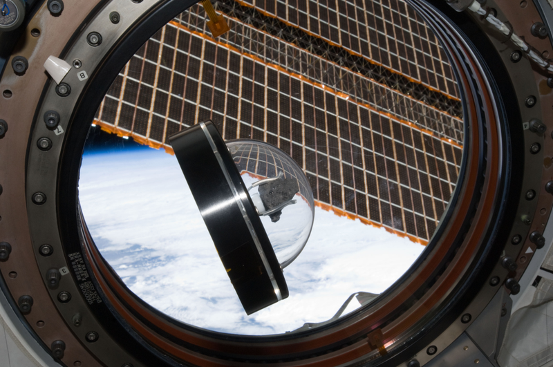 Illustration for article titled That Time a Chunk of the Moon Went to the Space Station